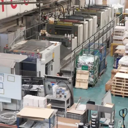 ماكينة كوموري LS 840 PLX | 8 لون مع قلب + UV + طلاء – مقاس 74 × 104 سم – موديل 2006